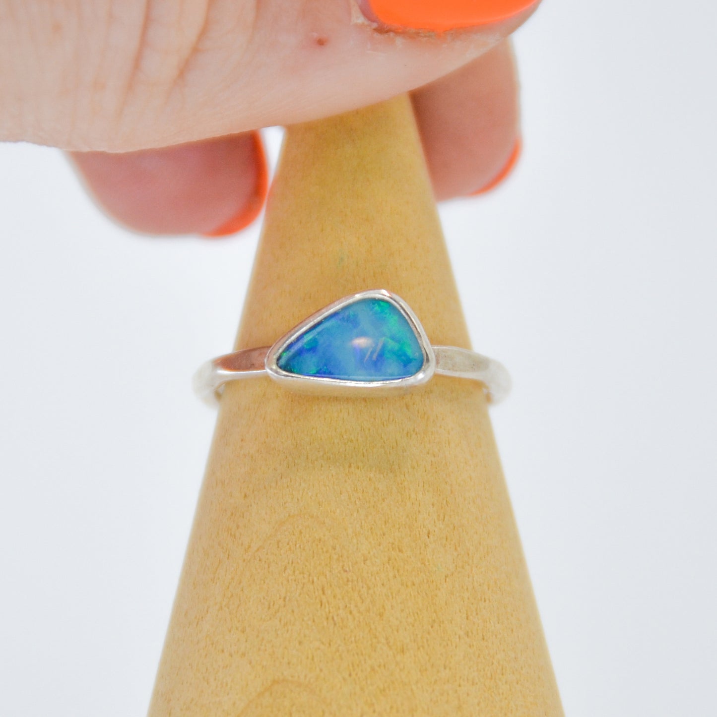 Australian Opal Size 6