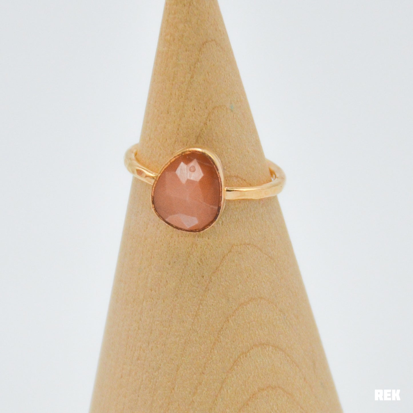 Gold fill rose cut peach moonstone size 6