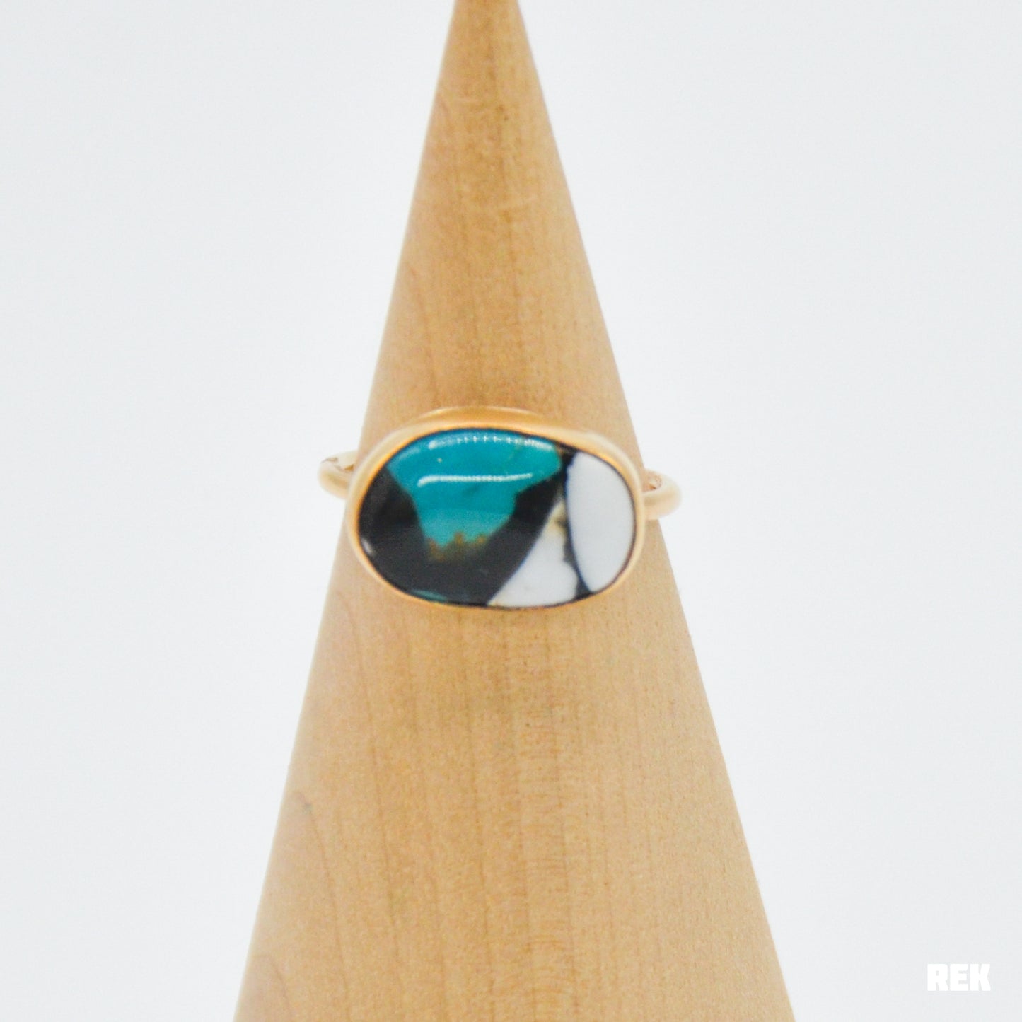 Gold fill large horizontal white buffalo pilot mountain turquoise size 7