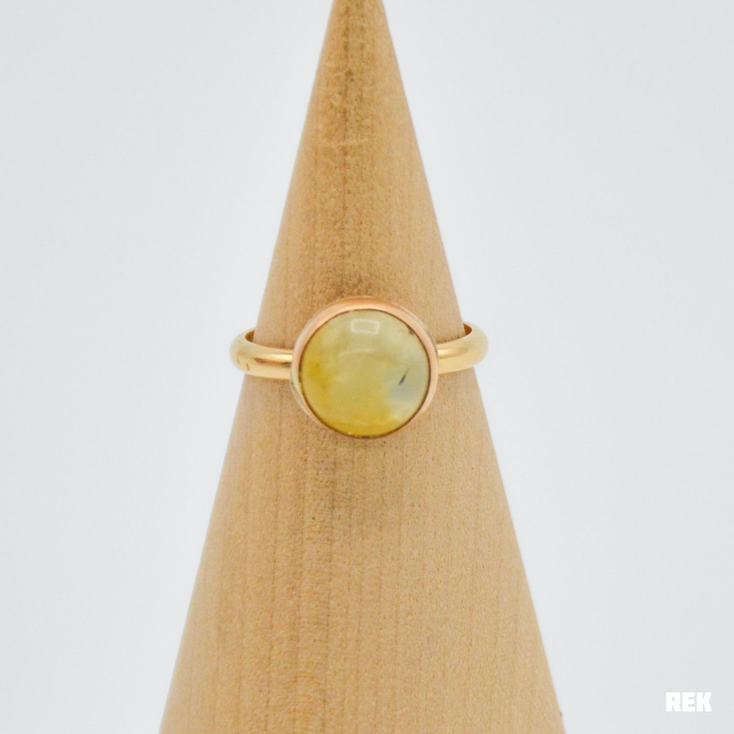 Gold fill round prehnite size 7.5