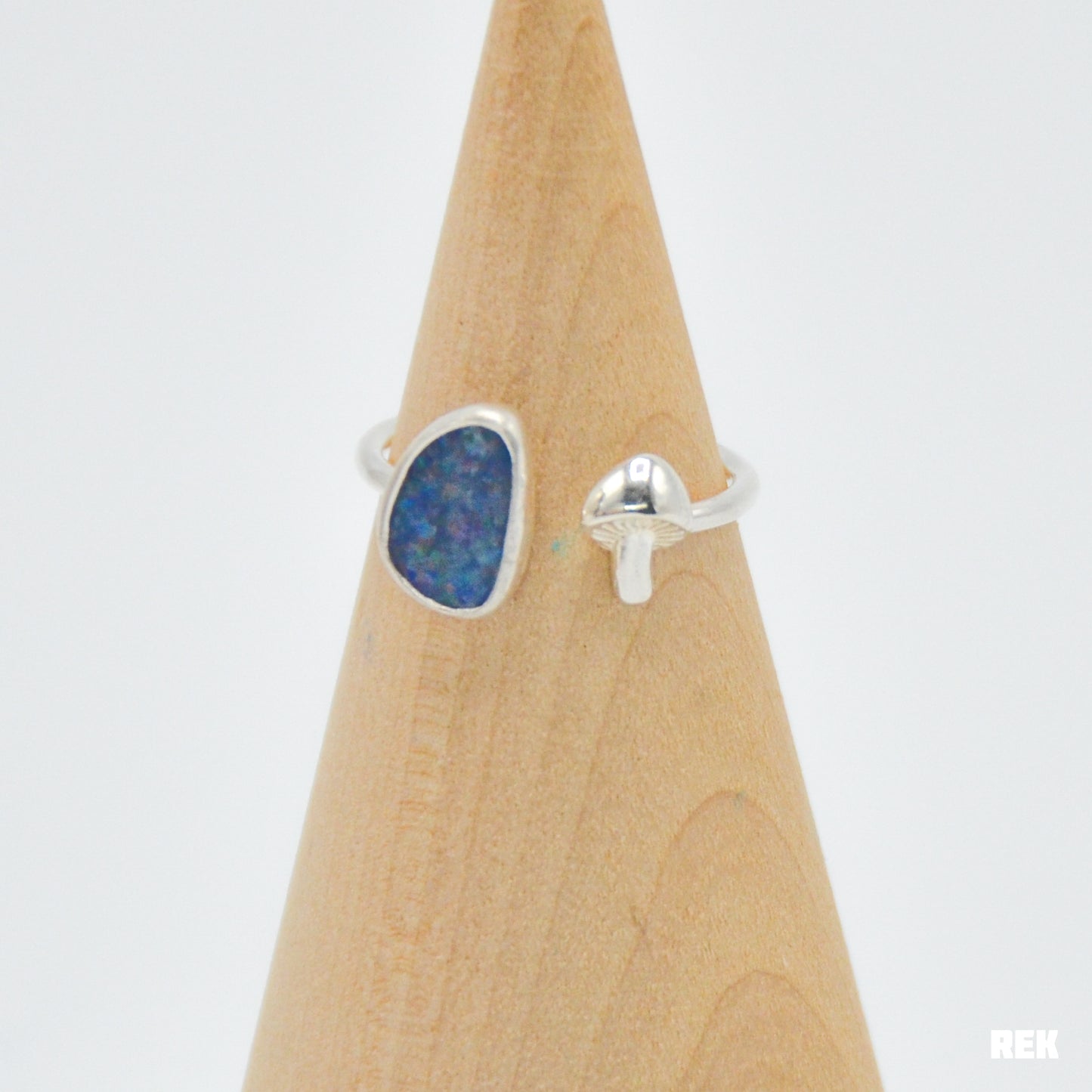 Adjustable Australian opal and mushroom size 8