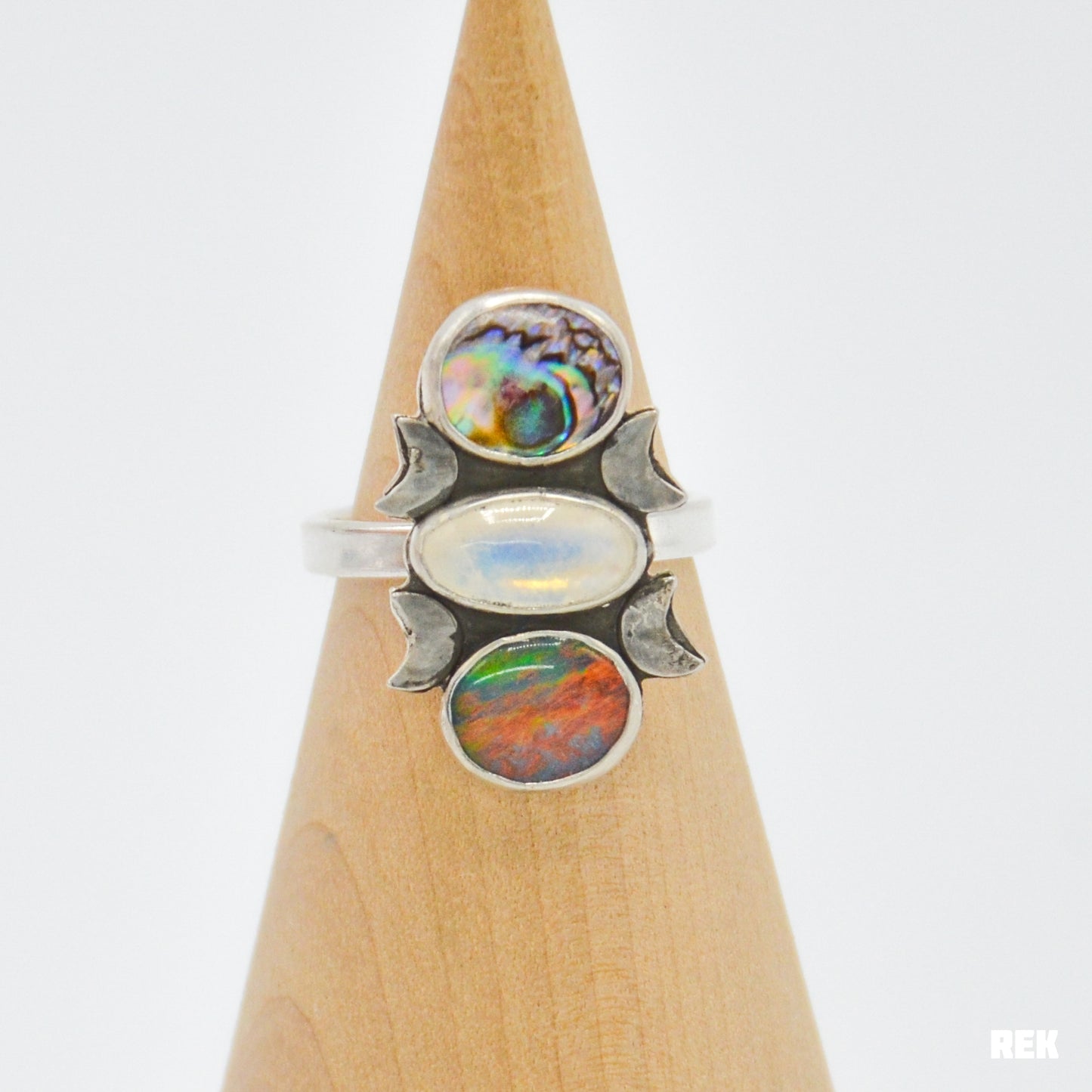 Triple abalone, moonstone, Australian opal size 9
