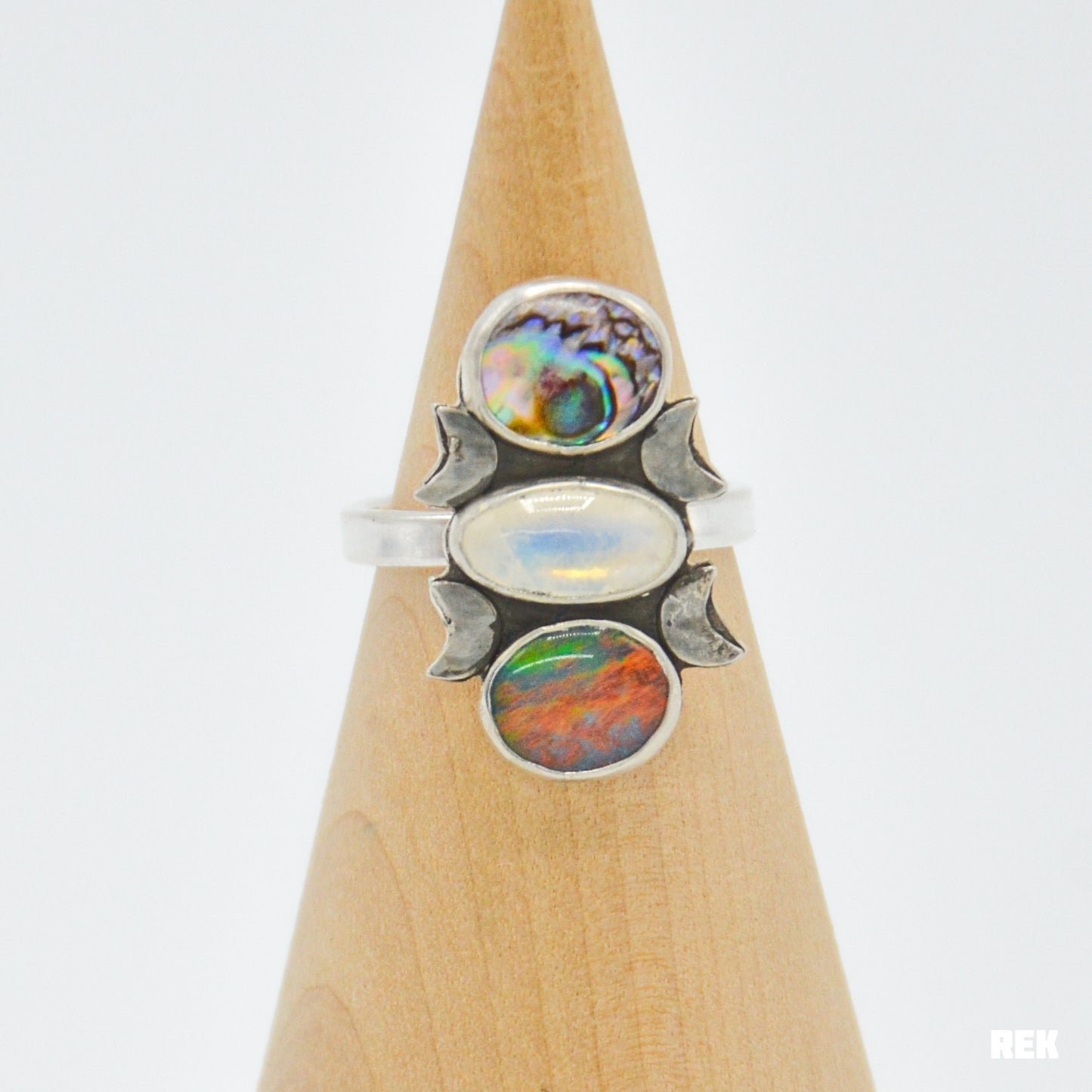 Triple abalone, moonstone, Australian opal size 9