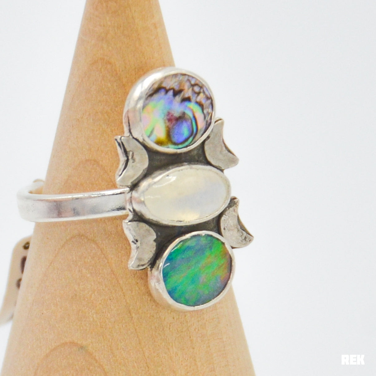Triple abalone, moonstone, Australian opal size 9