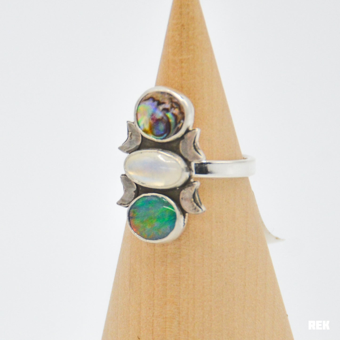Triple abalone, moonstone, Australian opal size 9