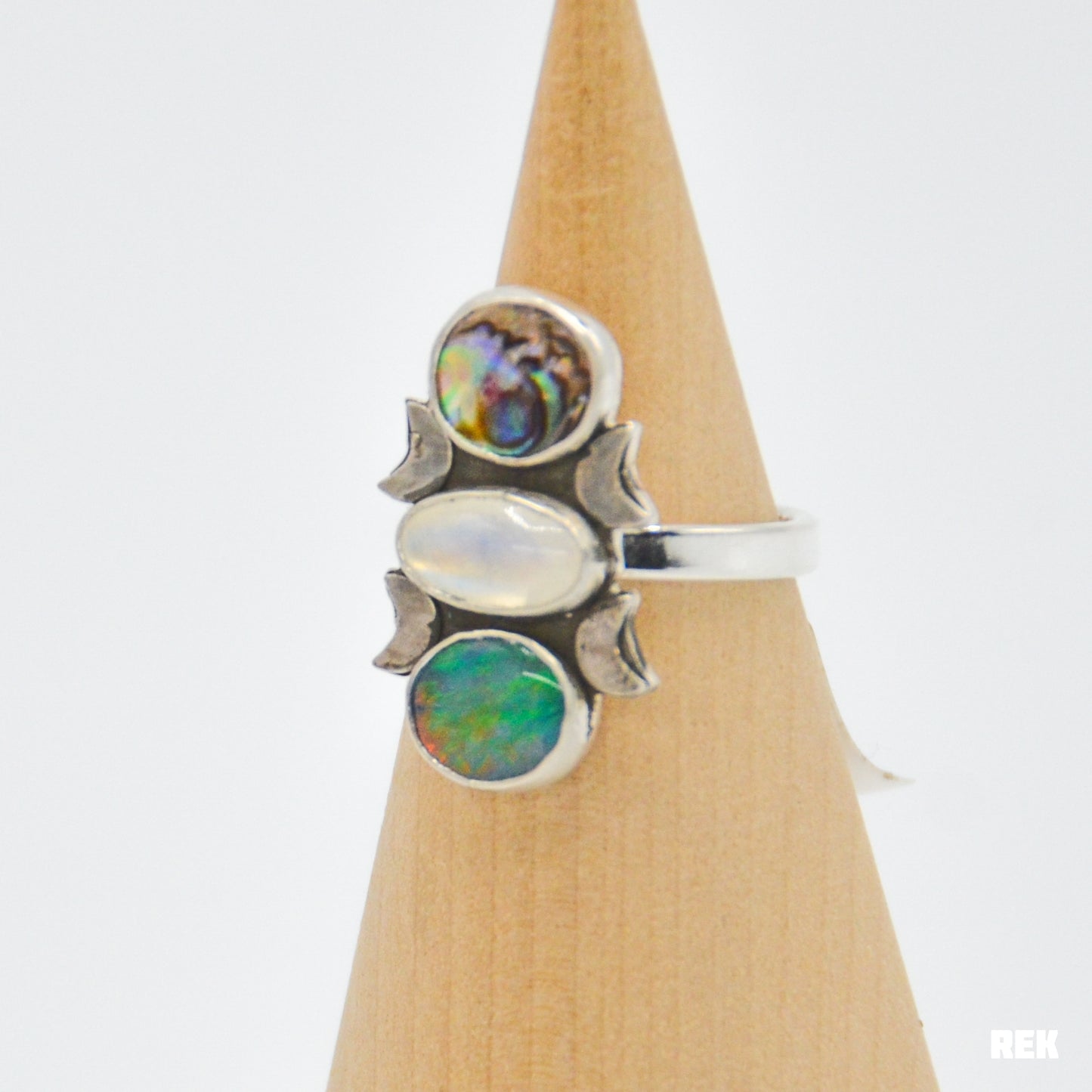 Triple abalone, moonstone, Australian opal size 9
