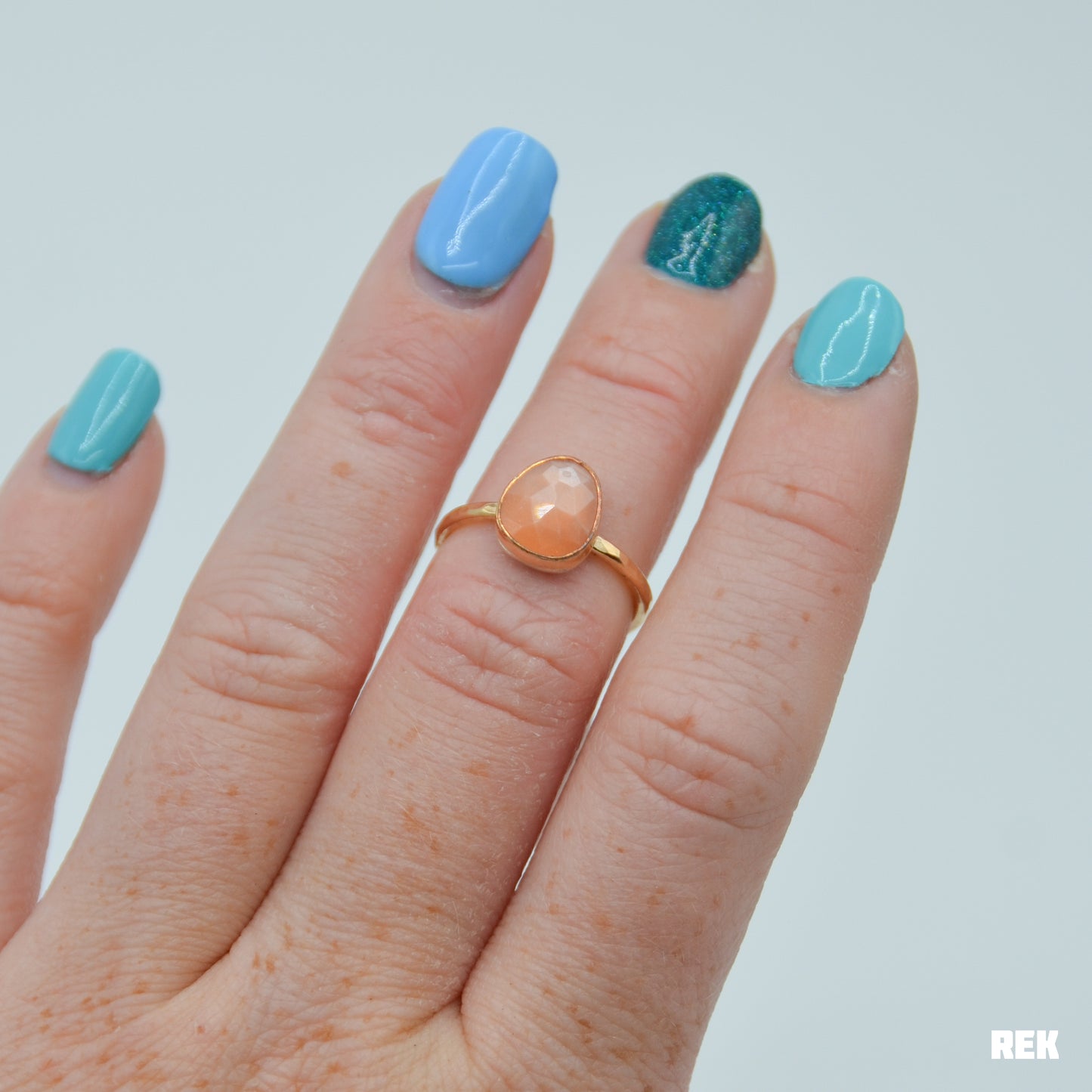 Gold fill rose cut peach moonstone size 6