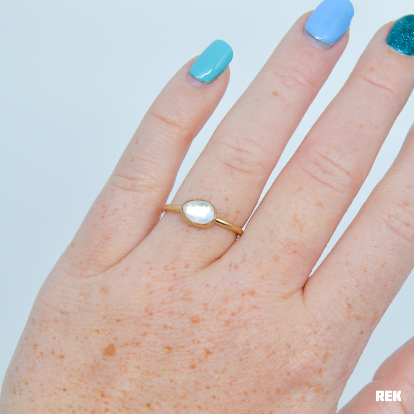 Gold fill mini rose cut rainbow moonstone size 7.75