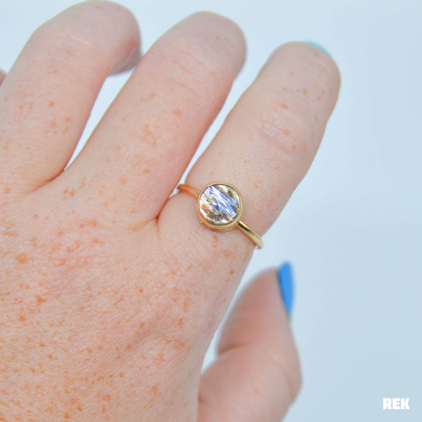 Gold fill round abalone size 7.5