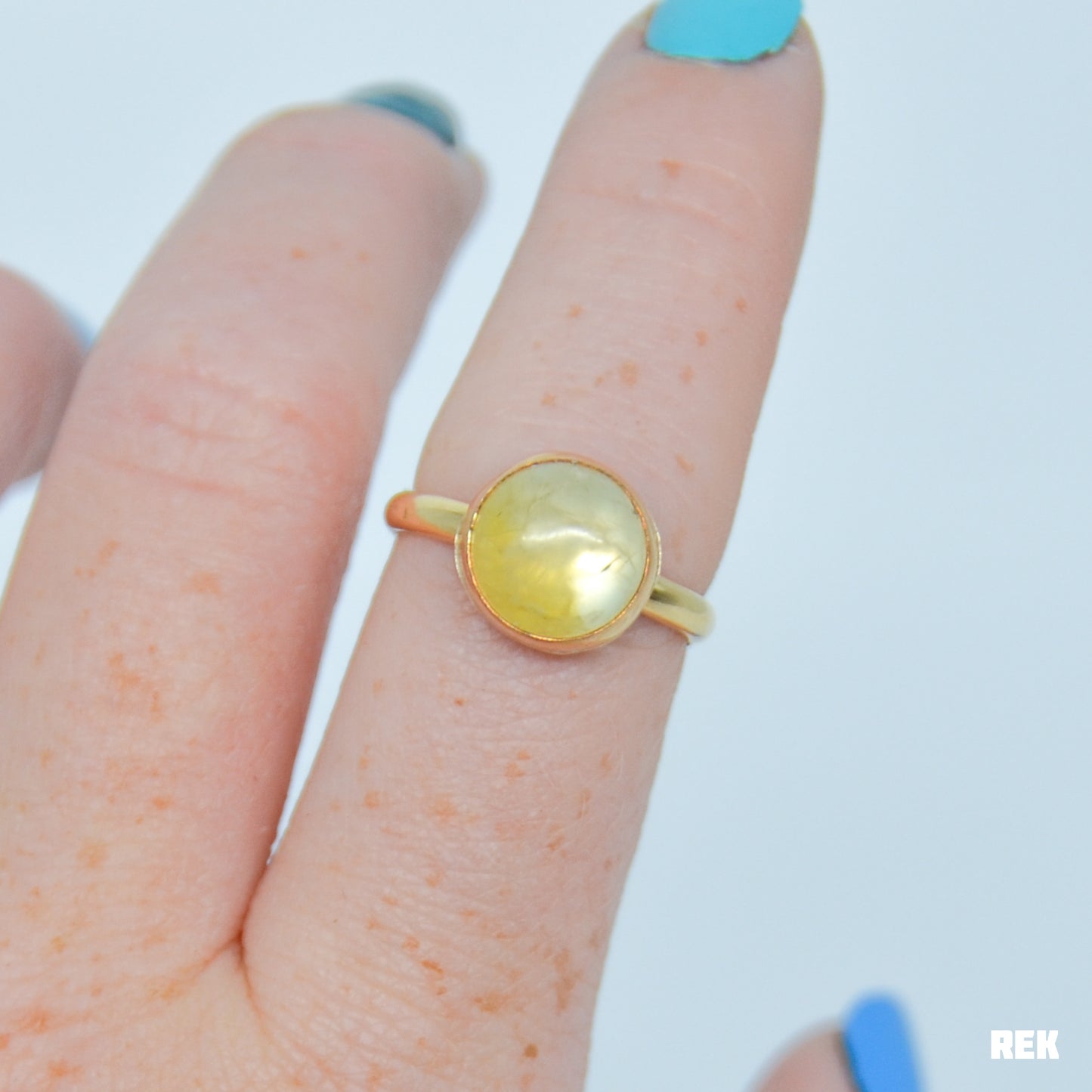 Gold fill round prehnite size 7.5
