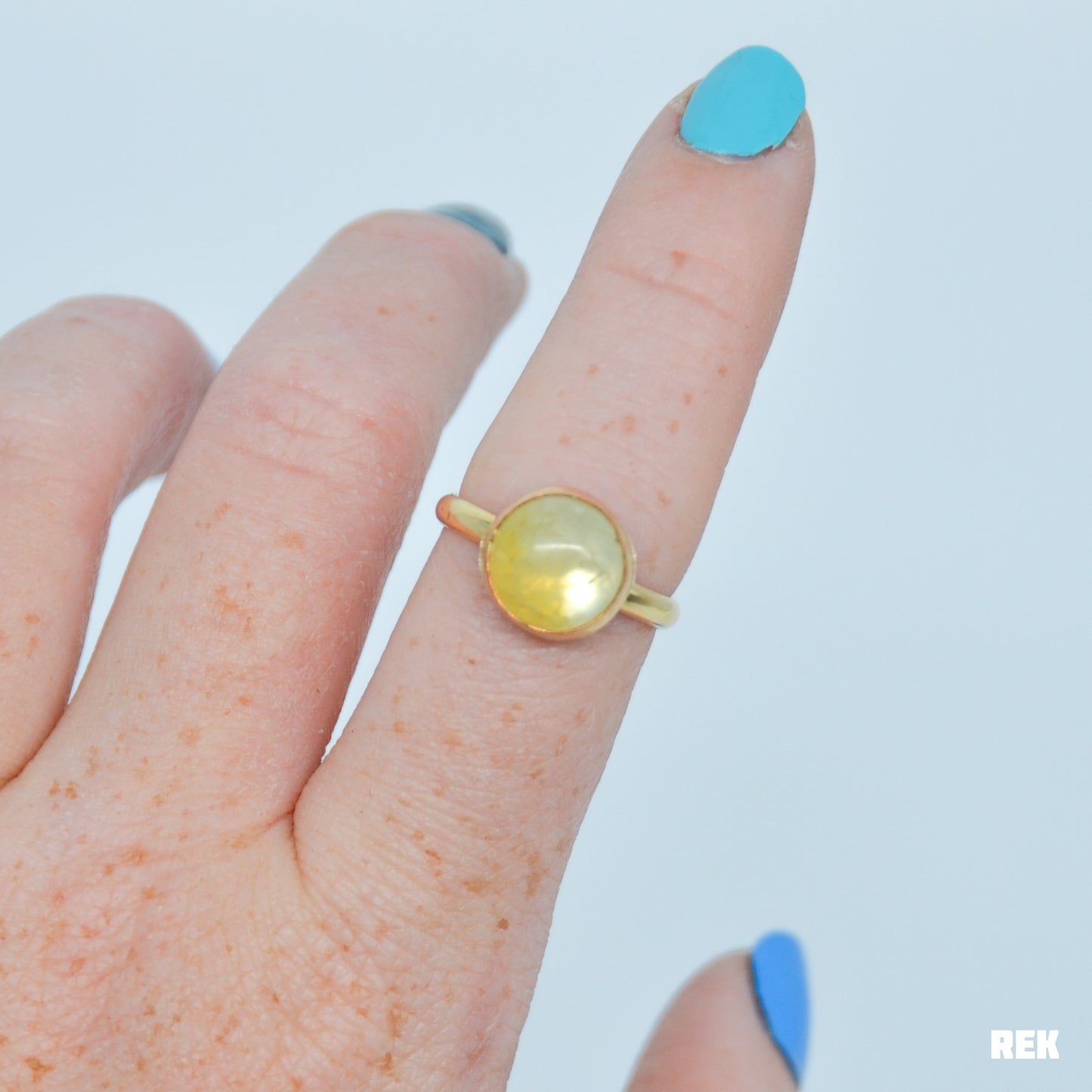 Gold fill round prehnite size 7.5