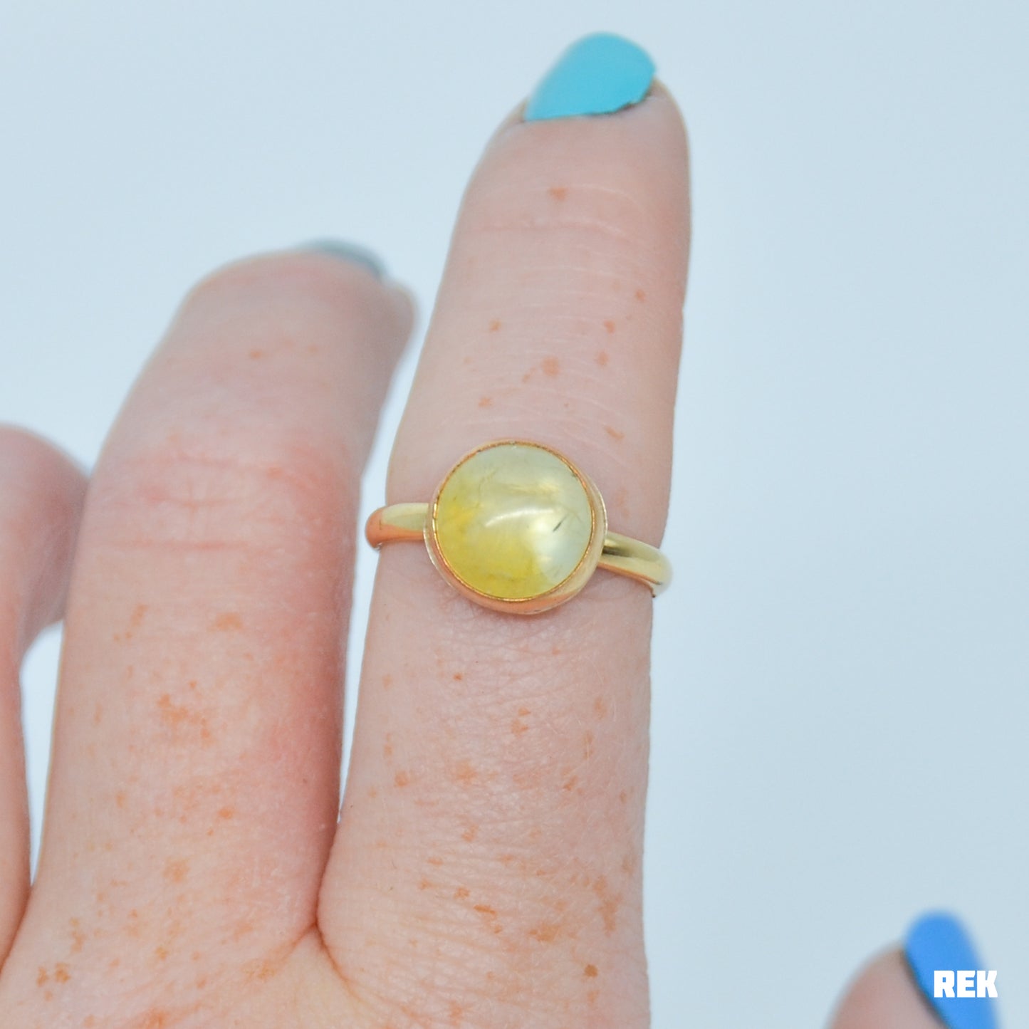 Gold fill round prehnite size 7.5