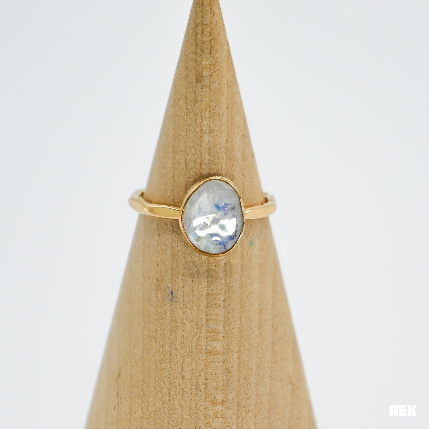 Gold fill rosecut rainbow moonstone size 6.75