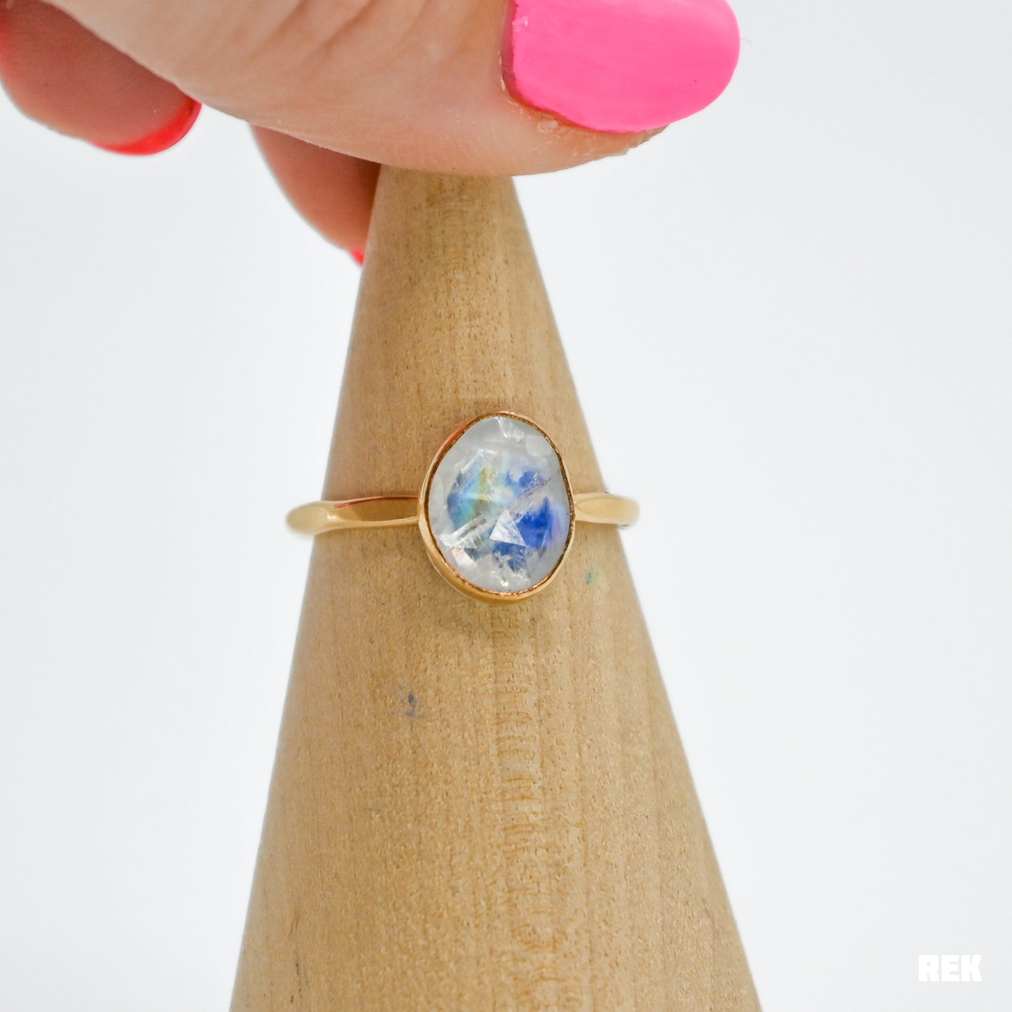 Gold fill rosecut rainbow moonstone size 6.75