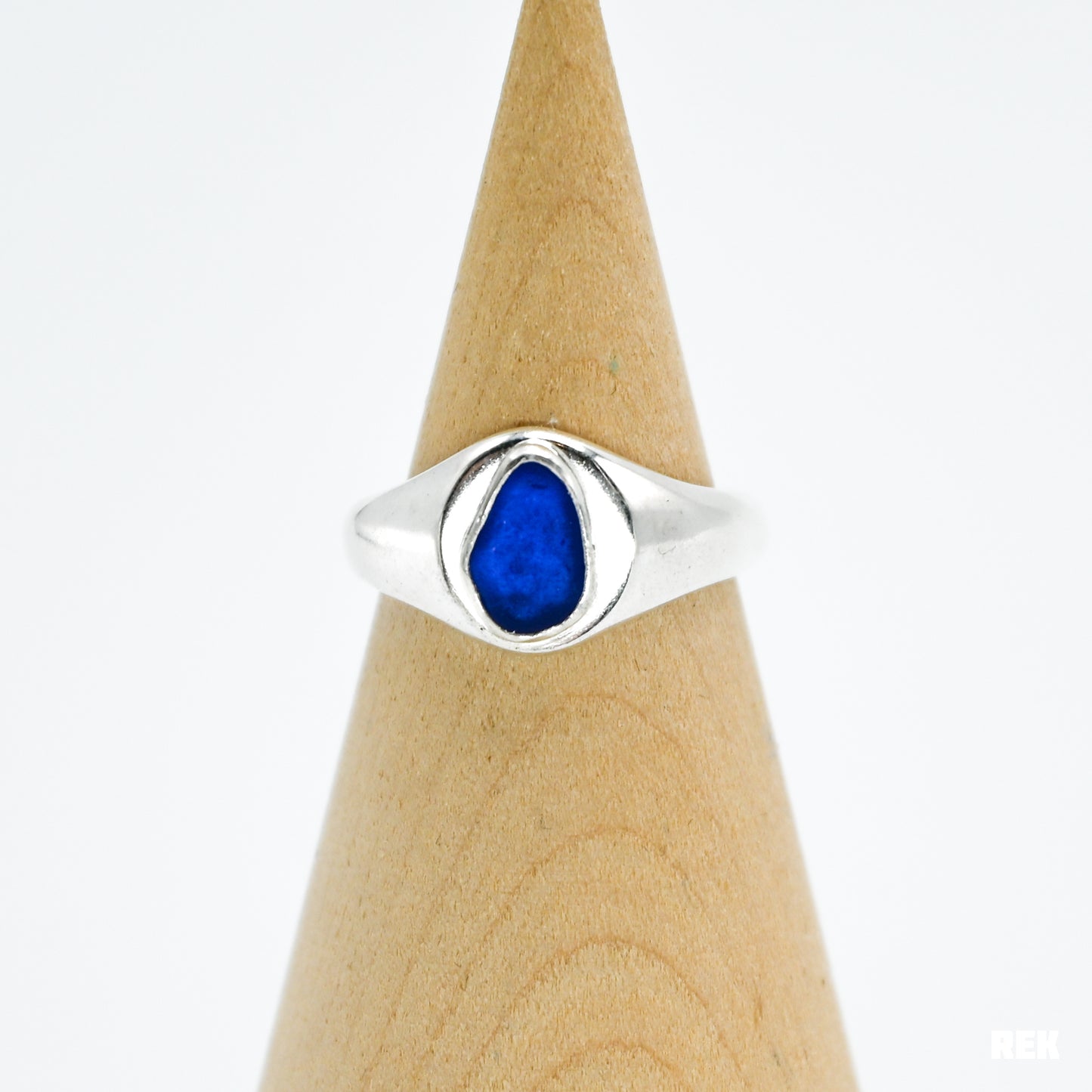 Signet cobalt sea glass size 7.75