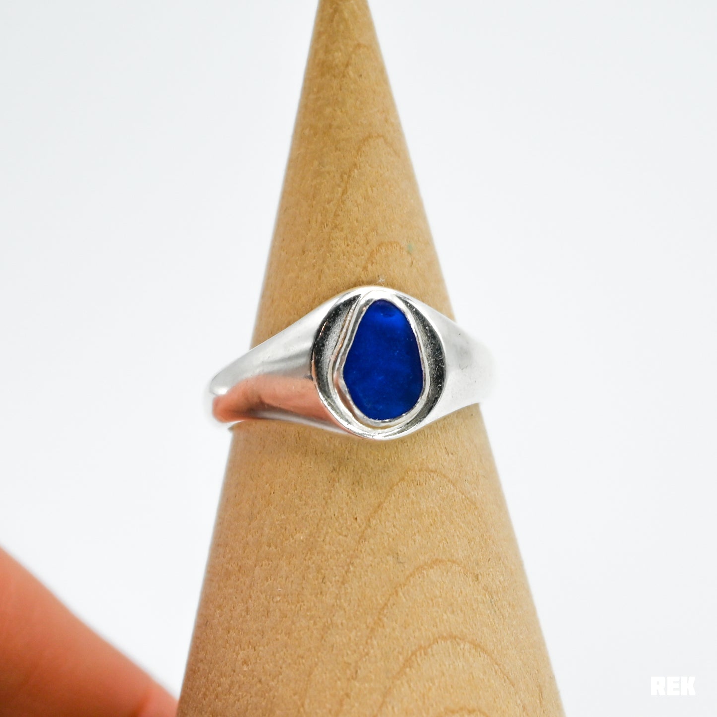 Signet cobalt sea glass size 7.75