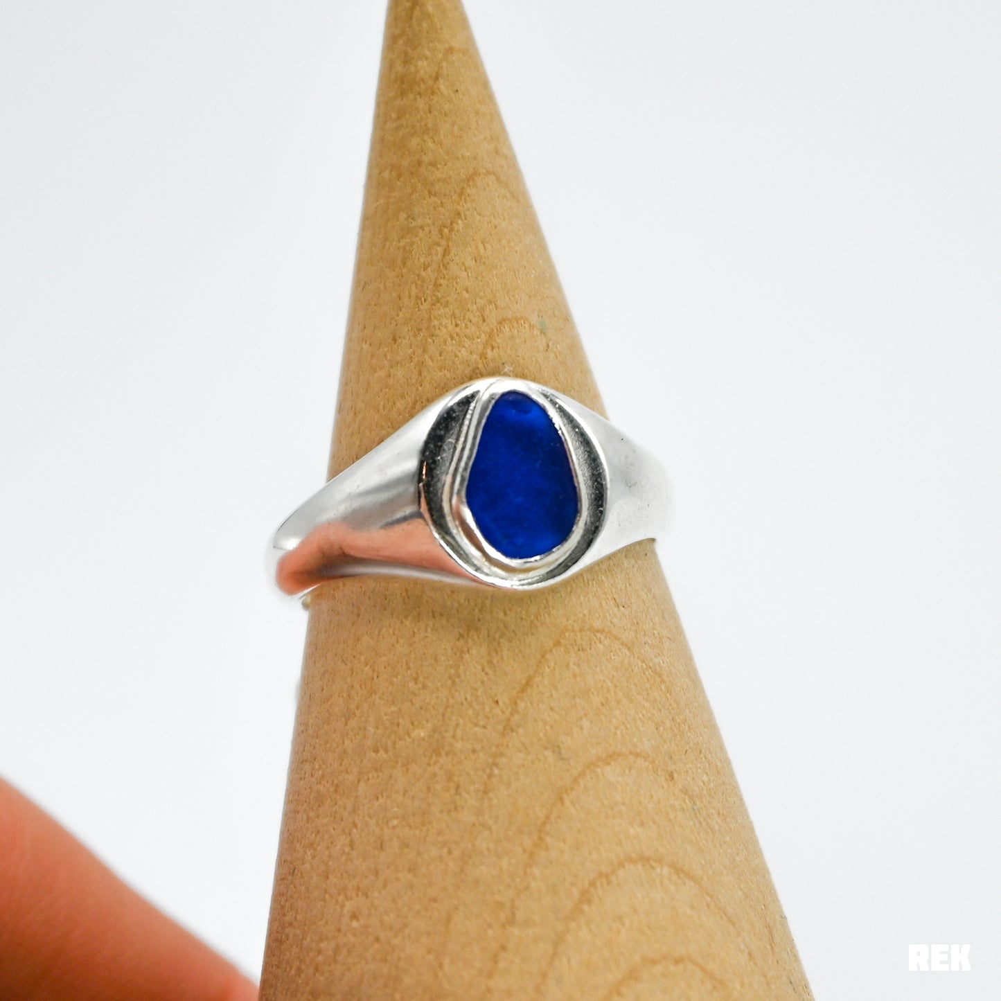 Signet cobalt sea glass size 7.75