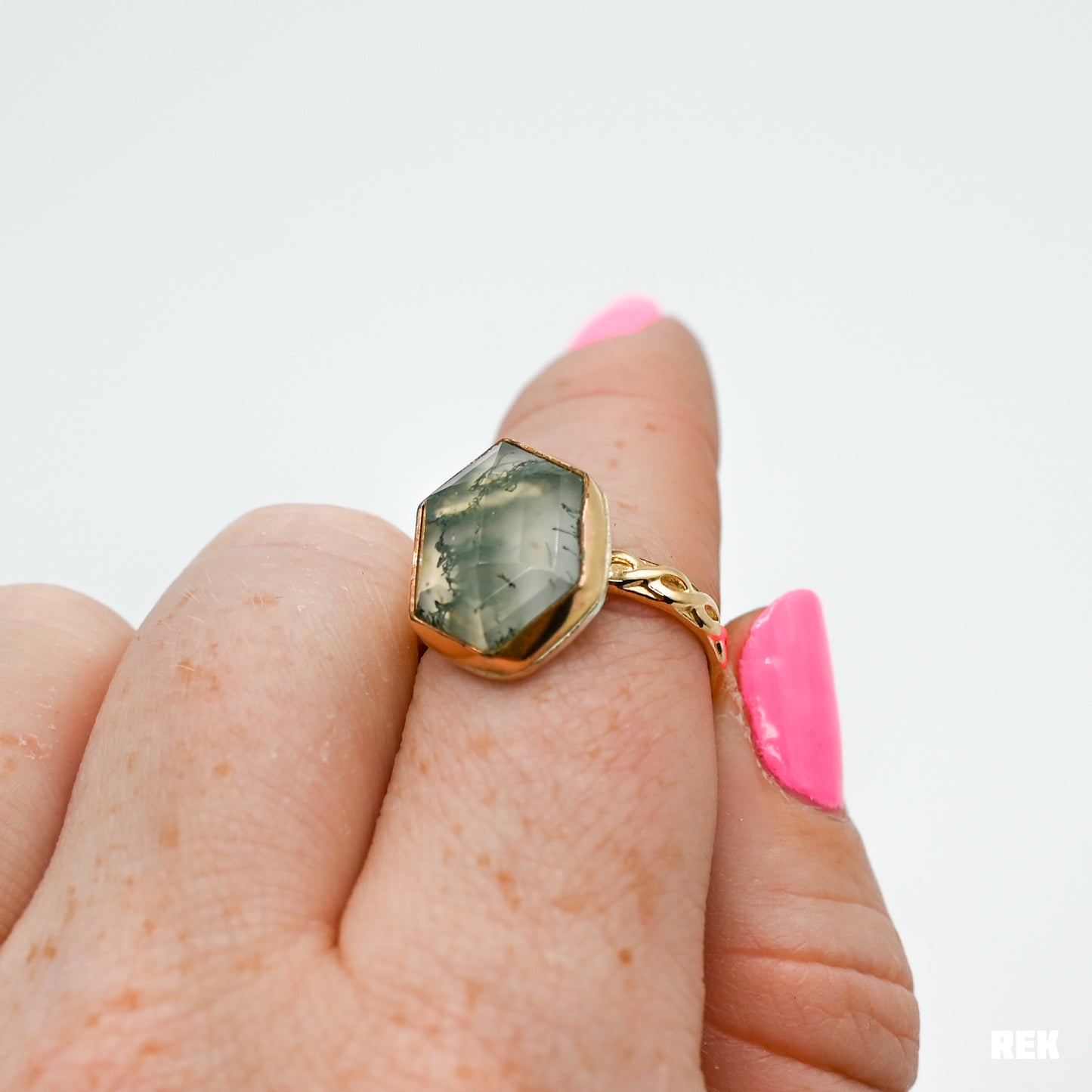 Gold fill rose cut hexagon moss agate size 7.5