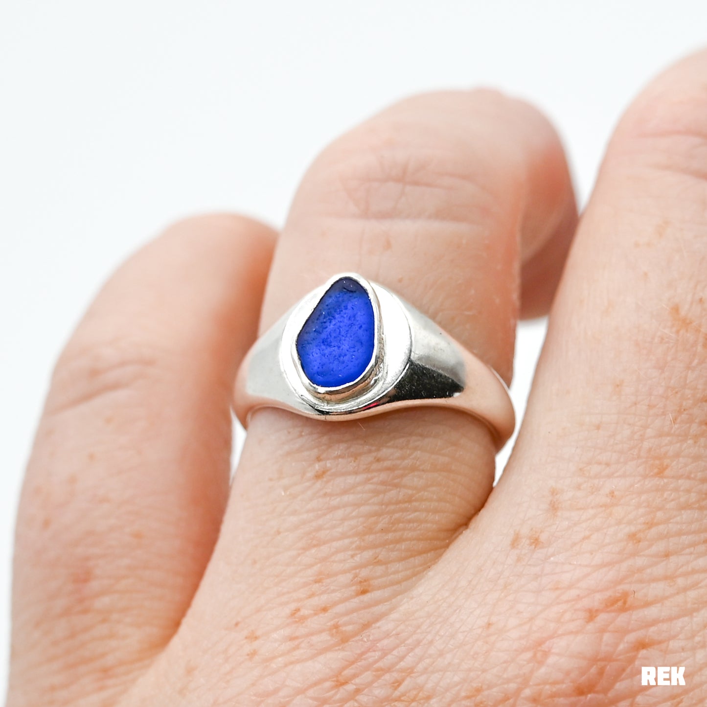 Signet cobalt sea glass size 7.75