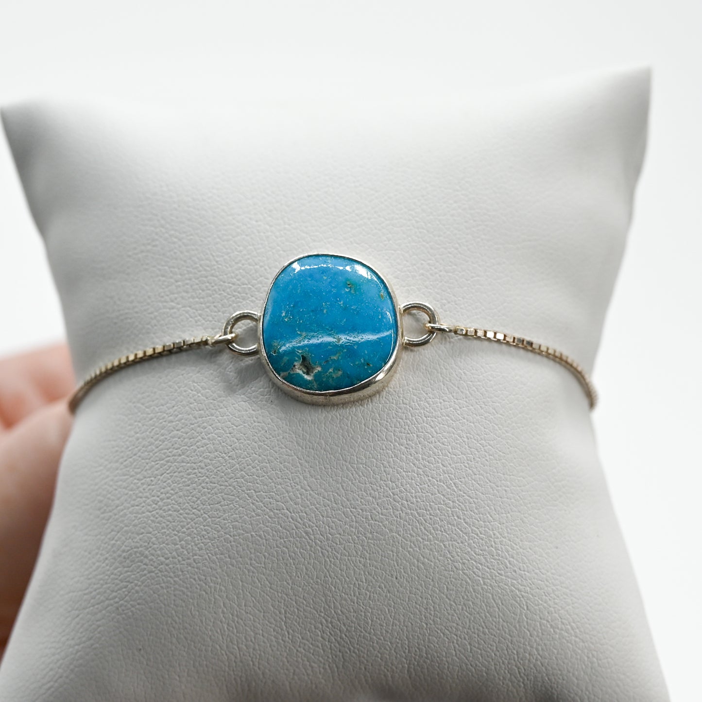 Adjustable kingman turquoise bracelet