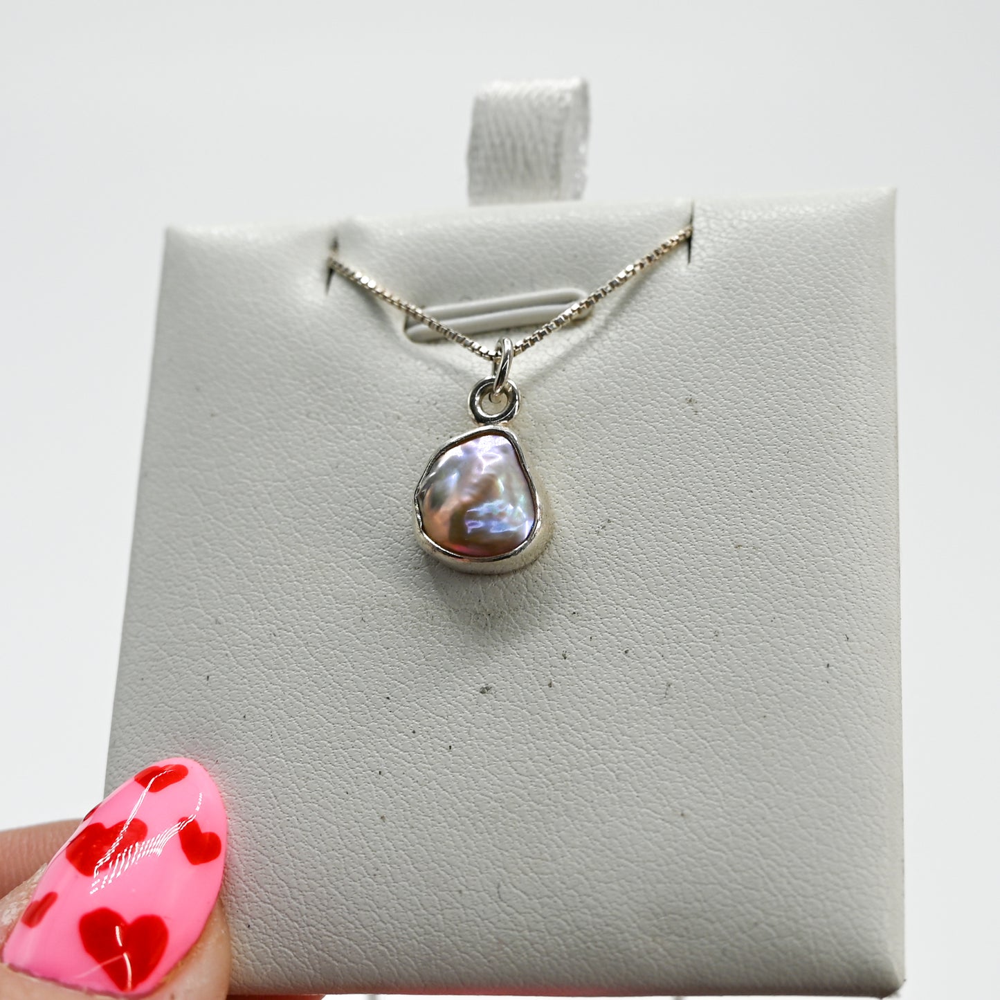 Lustrous keshi pearl necklace