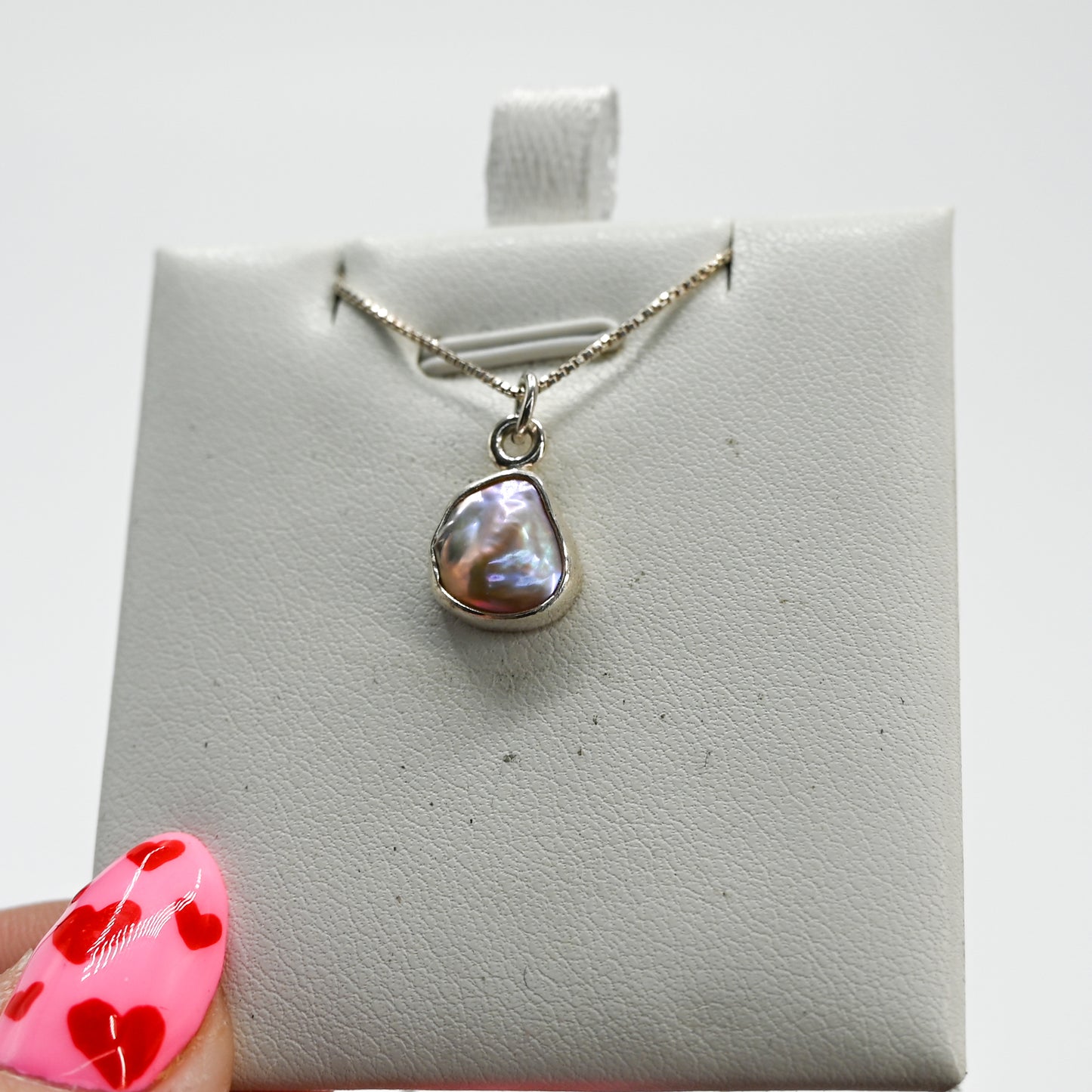 Lustrous keshi pearl necklace