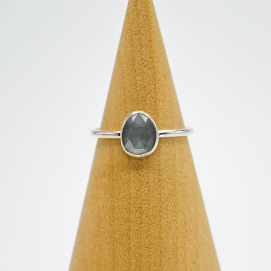 Rosecut gray moonstone size 7