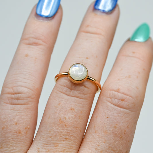 Gold fill round moonstone size 7