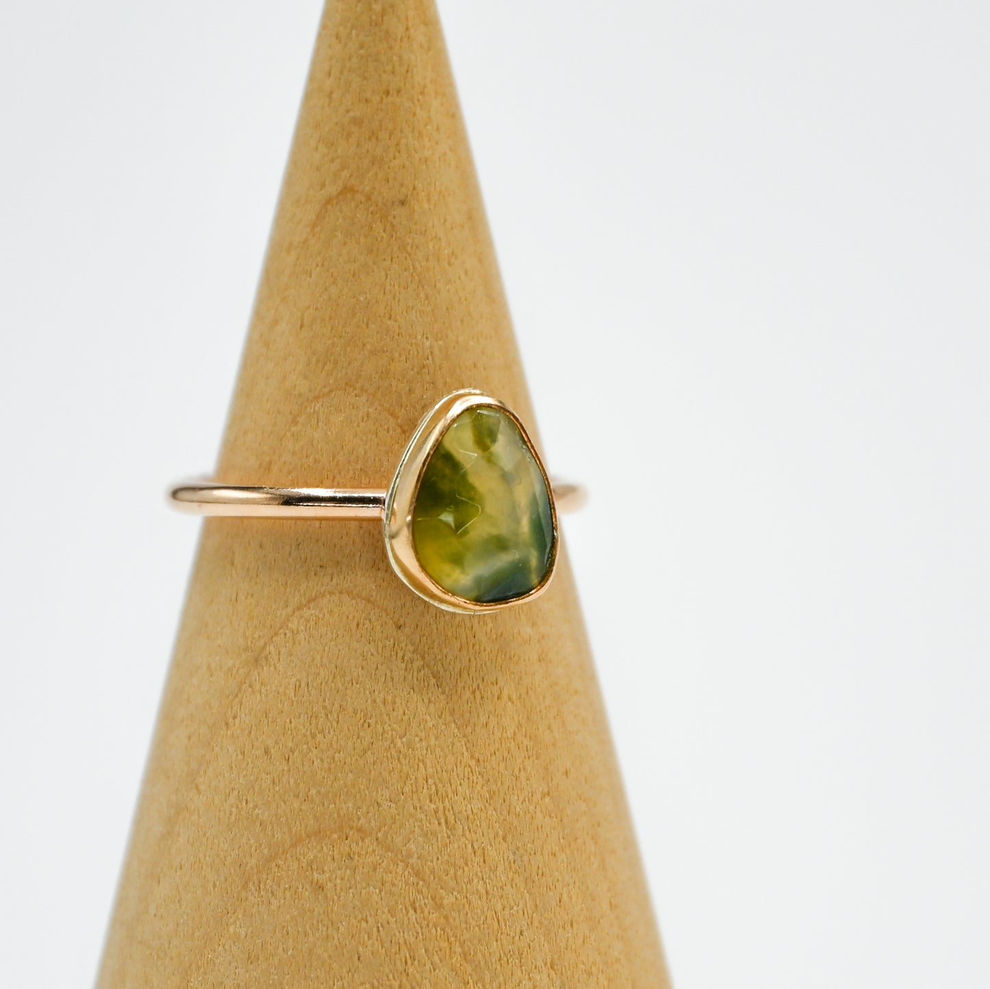 Gold fill rose cut moss agate size 6.75