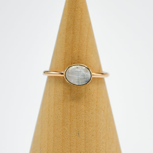Gold fill horizontal moonstone size 7