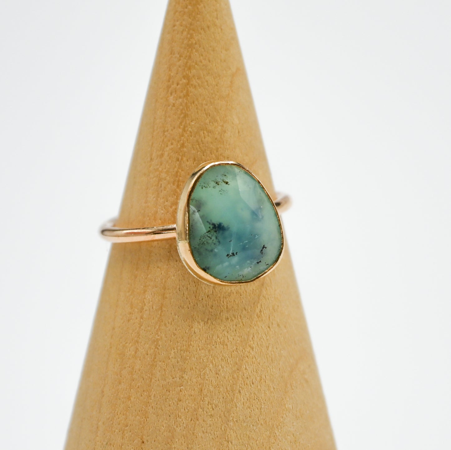 Gold fill rose cut peruvian opal size 7