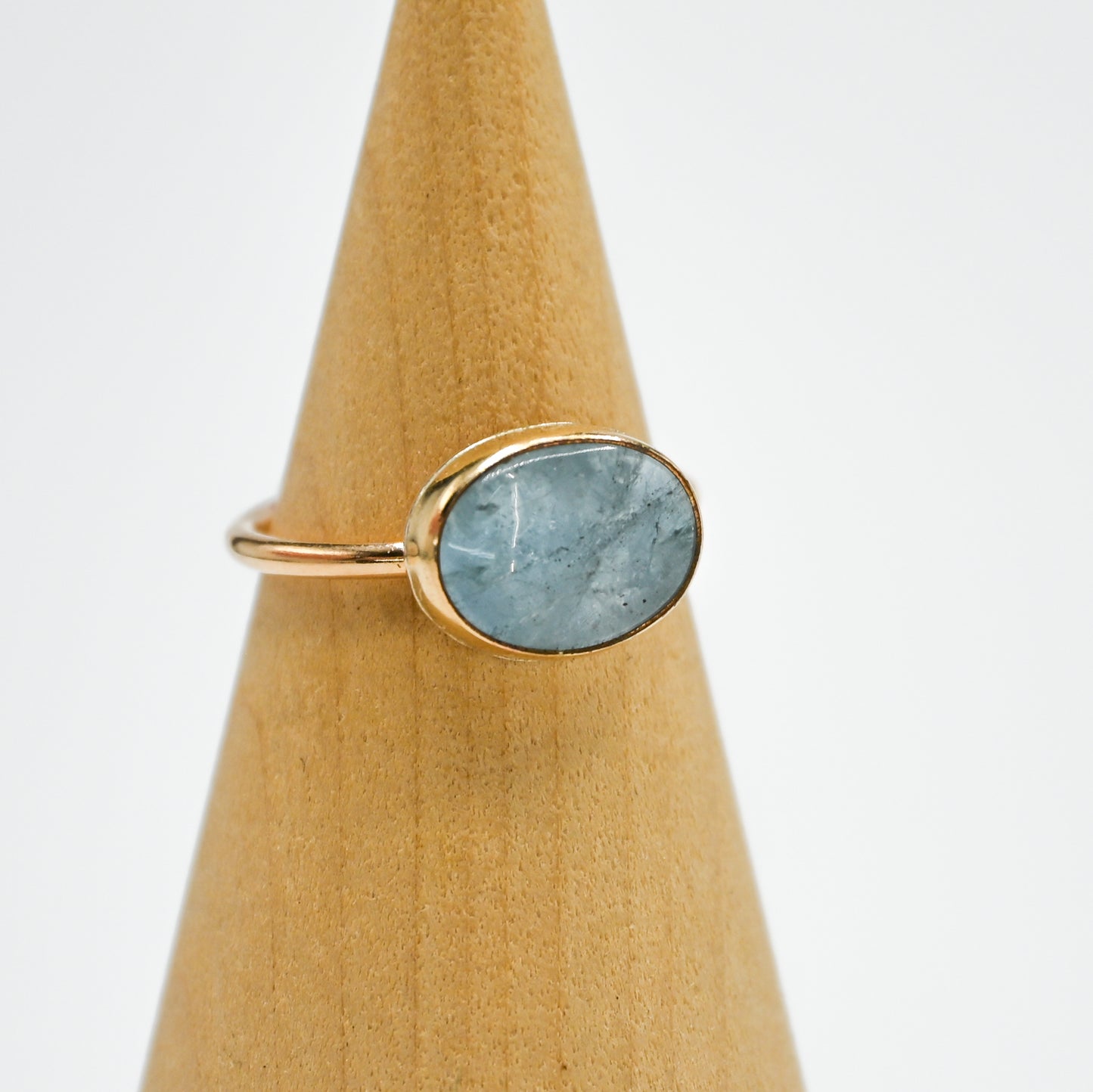 Gold fill horizontal aquamarine size 7