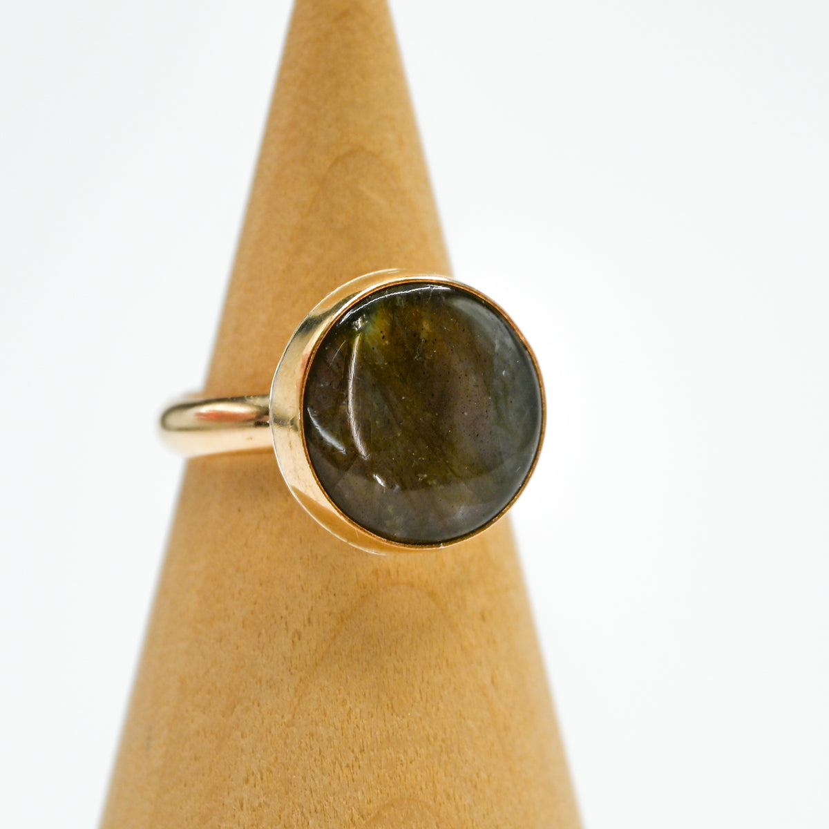 Gold fill round labradorite size 7