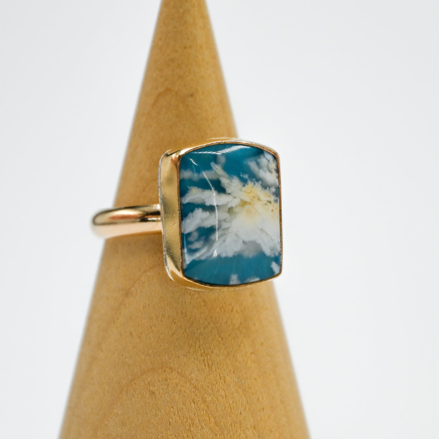 Gold fill plume agate size 7