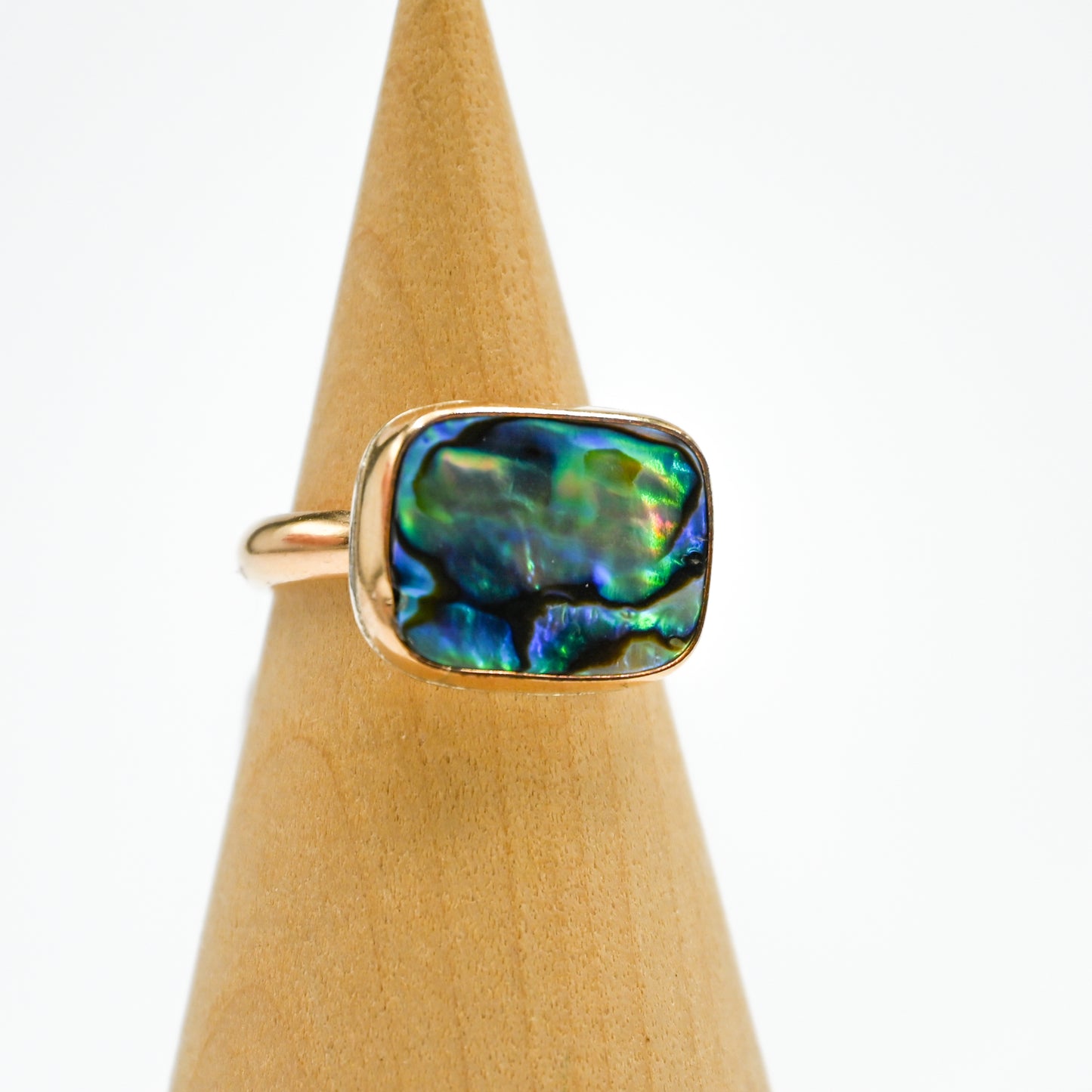 Gold fill xl horizontal abalone size 7.5