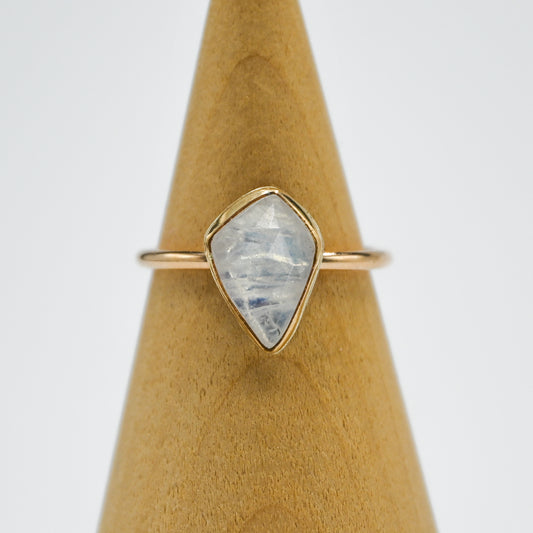 Gold fill rose cut moonstone size 7.5