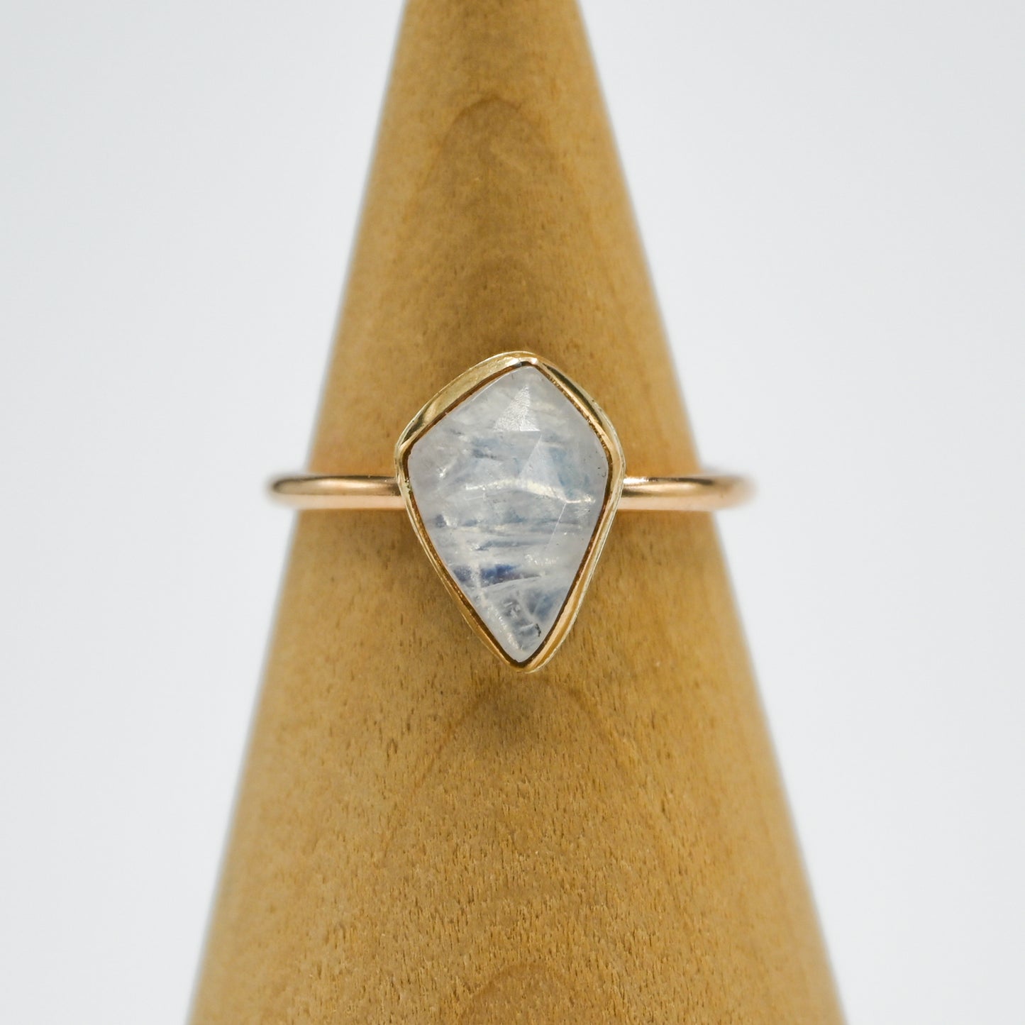 Gold fill rose cut moonstone size 7.5