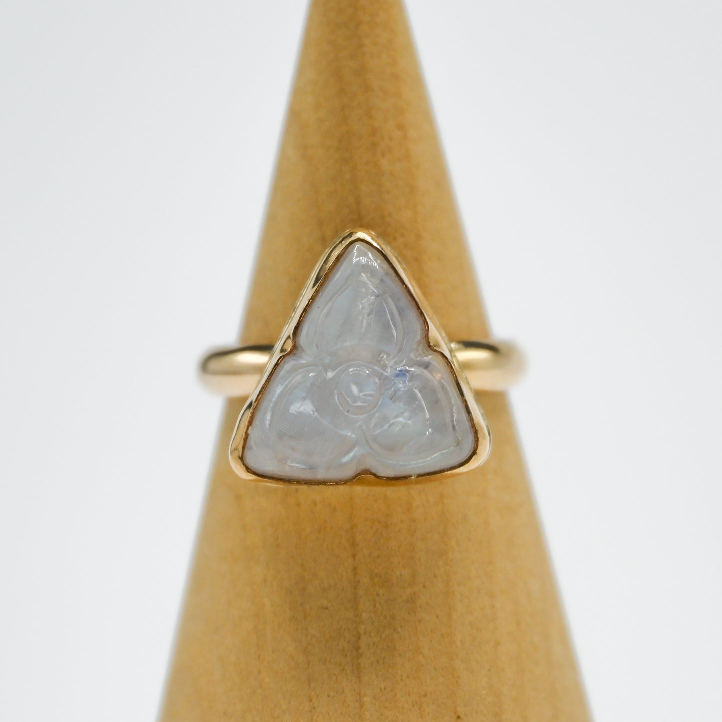 Gold fill xl carved moonstone size 8
