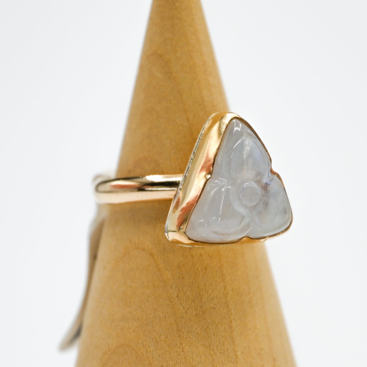 Gold fill xl carved moonstone size 8