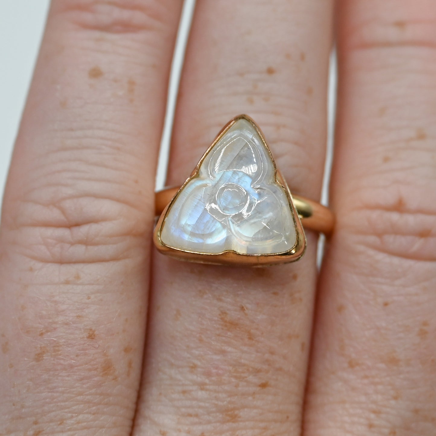 Gold fill xl carved moonstone size 8