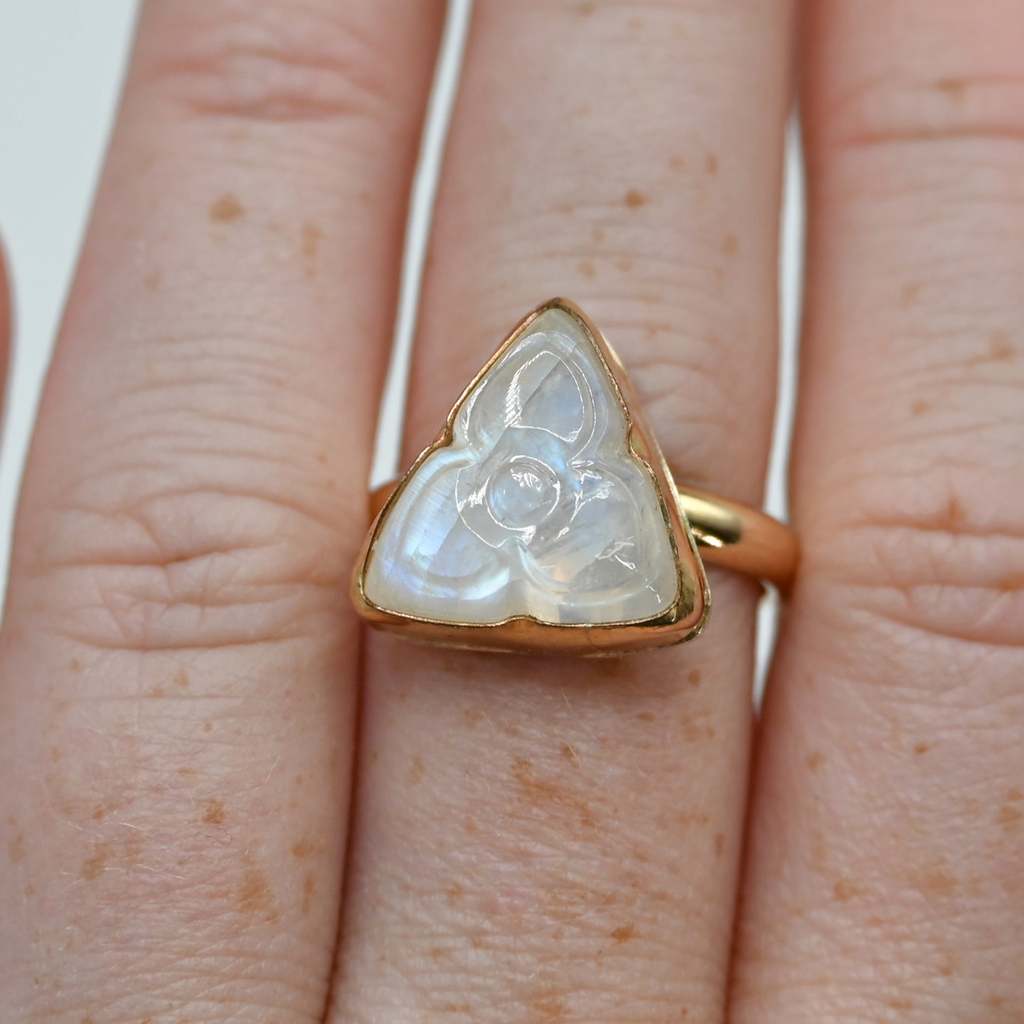 Gold fill xl carved moonstone size 8