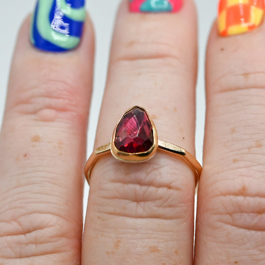 Gold fill rose cut garnet size 7