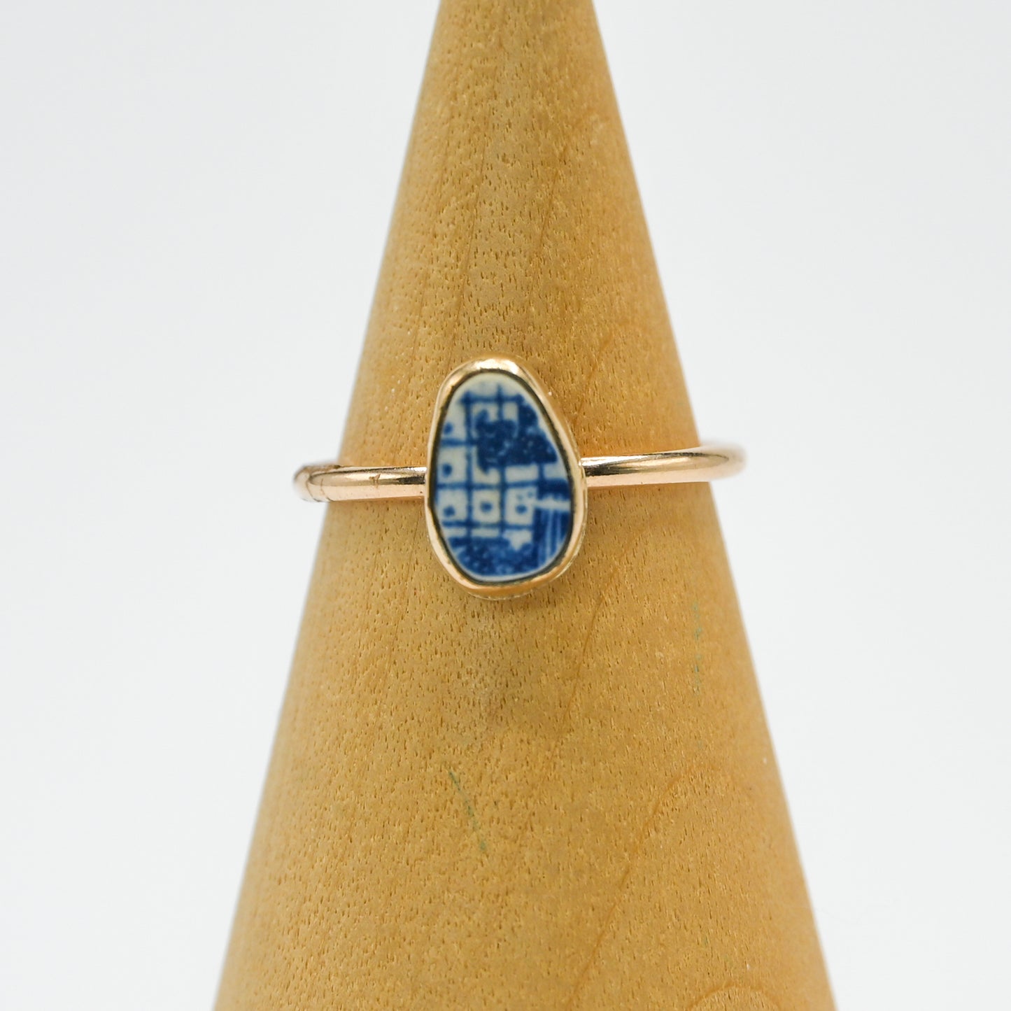 Gold fill sea pottery size 7