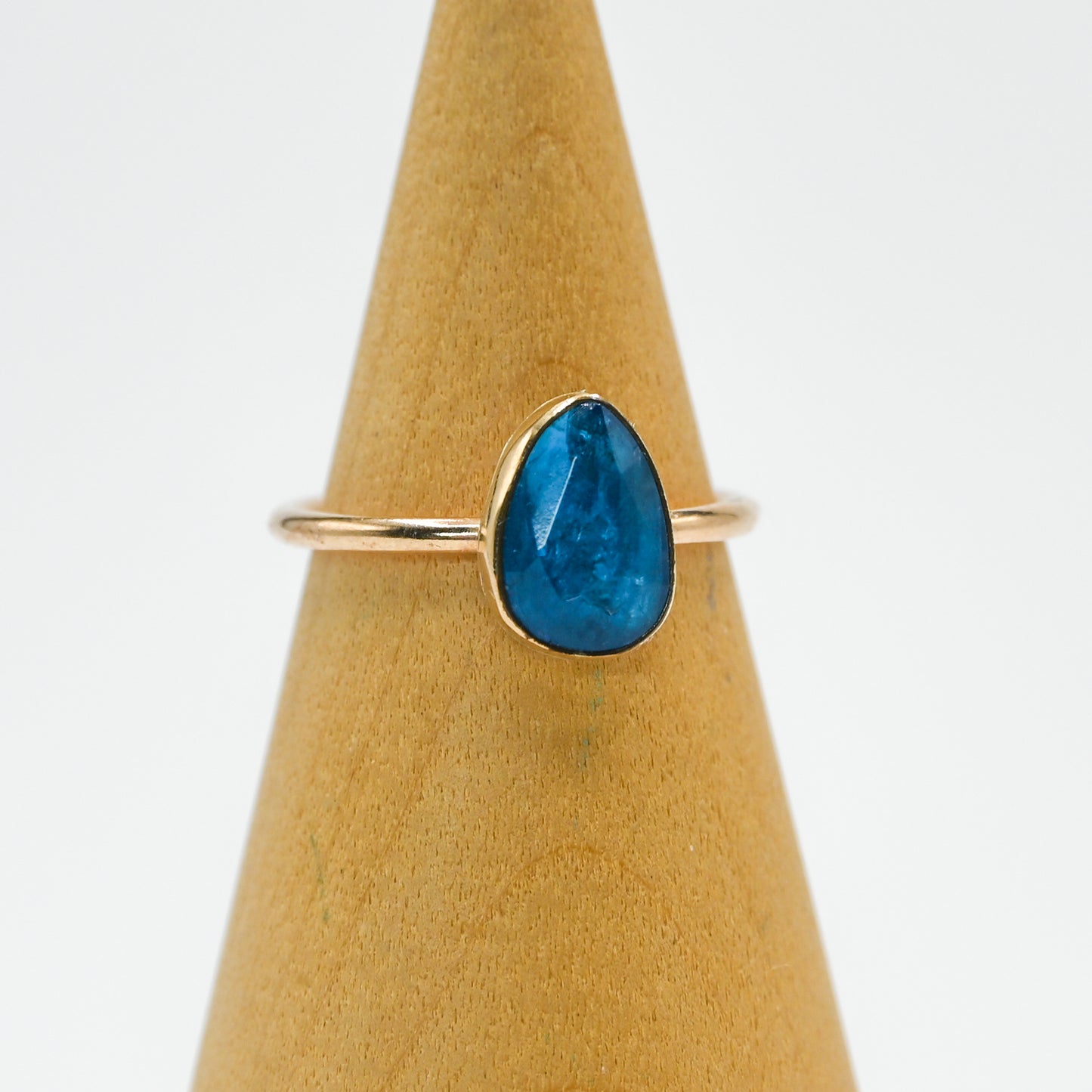 Gold fill rose cut neon blue apatite size 7