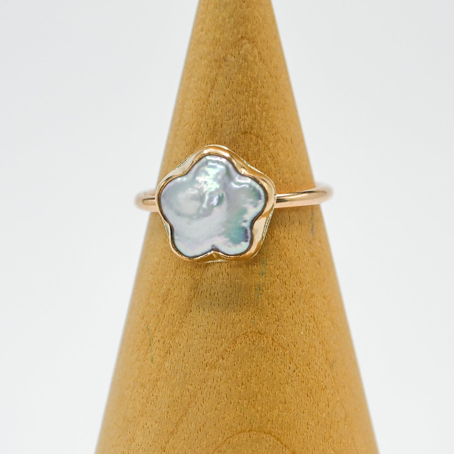 Gold fill flower pearl size 7