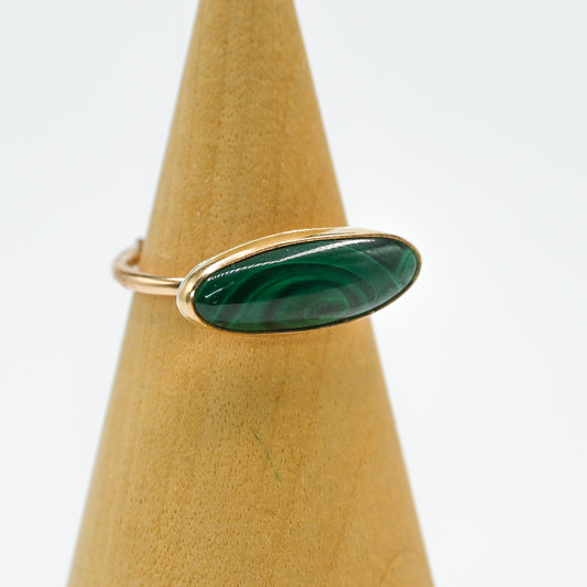 Gold fill horizontal oval malachite size 7