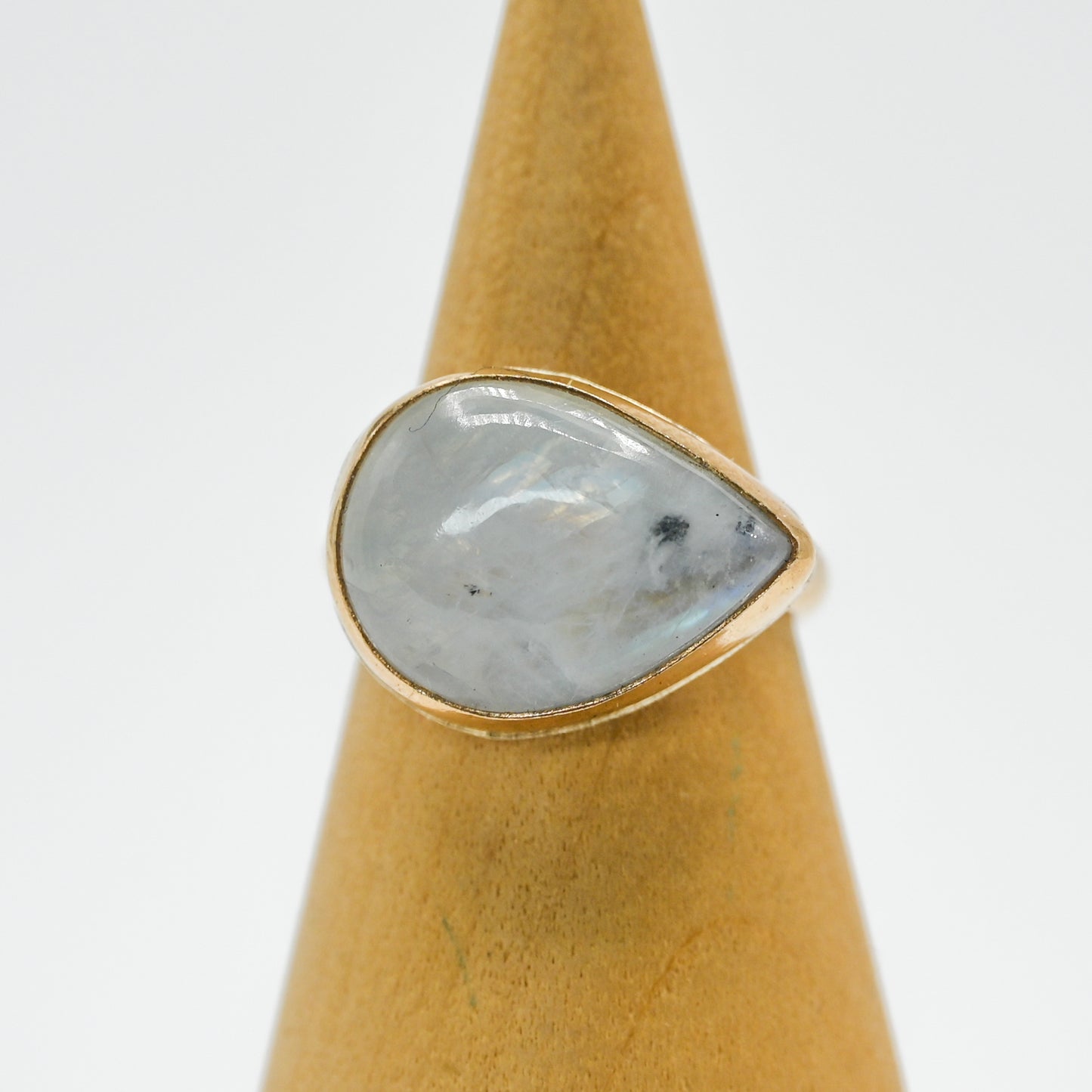 Gold fill xxl pear horizontal moonstone size 7