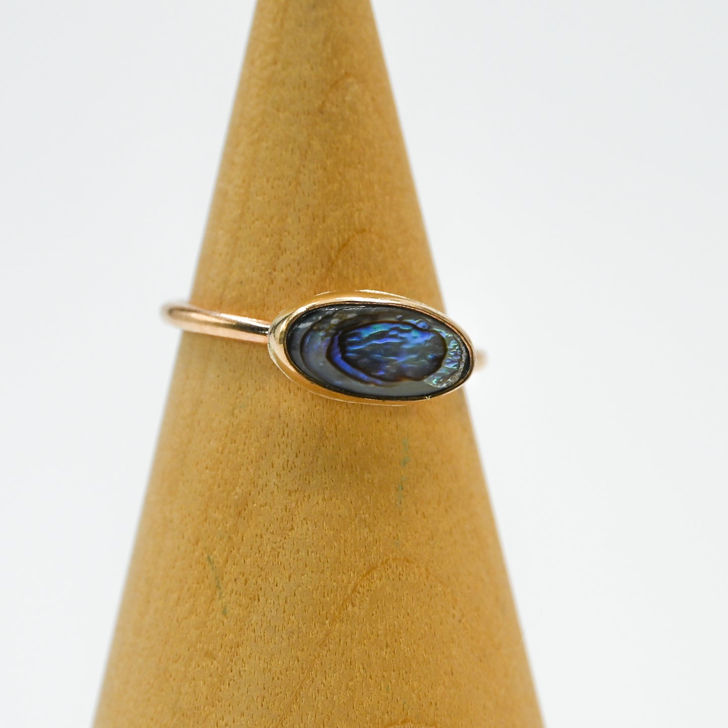 Gold fill oval abalone horizontal size 7