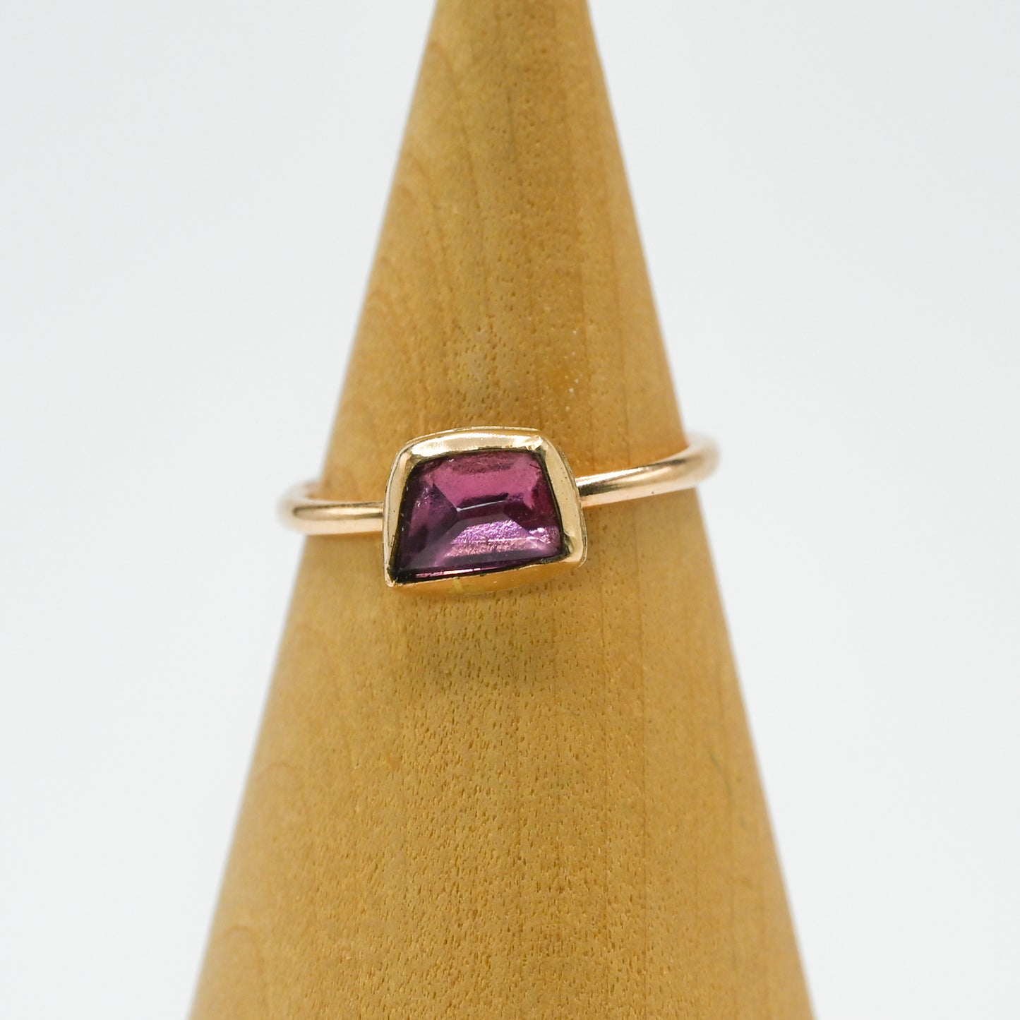Gold fill rose cut garnet horizontal size 7.25