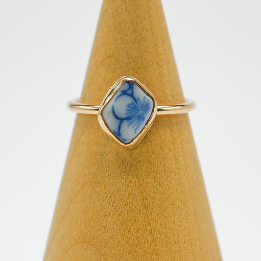 Gold fill flower sea pottery size 7.5